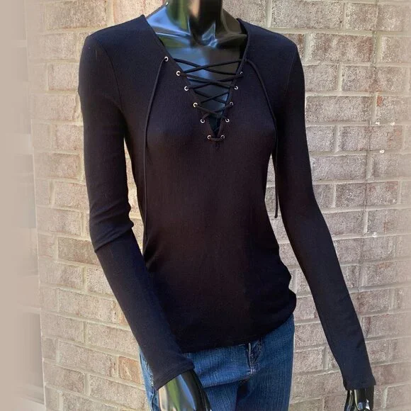 Express Ribbed Lace-Up V-Neck Long Sleeve Top - Picture 4 of 13